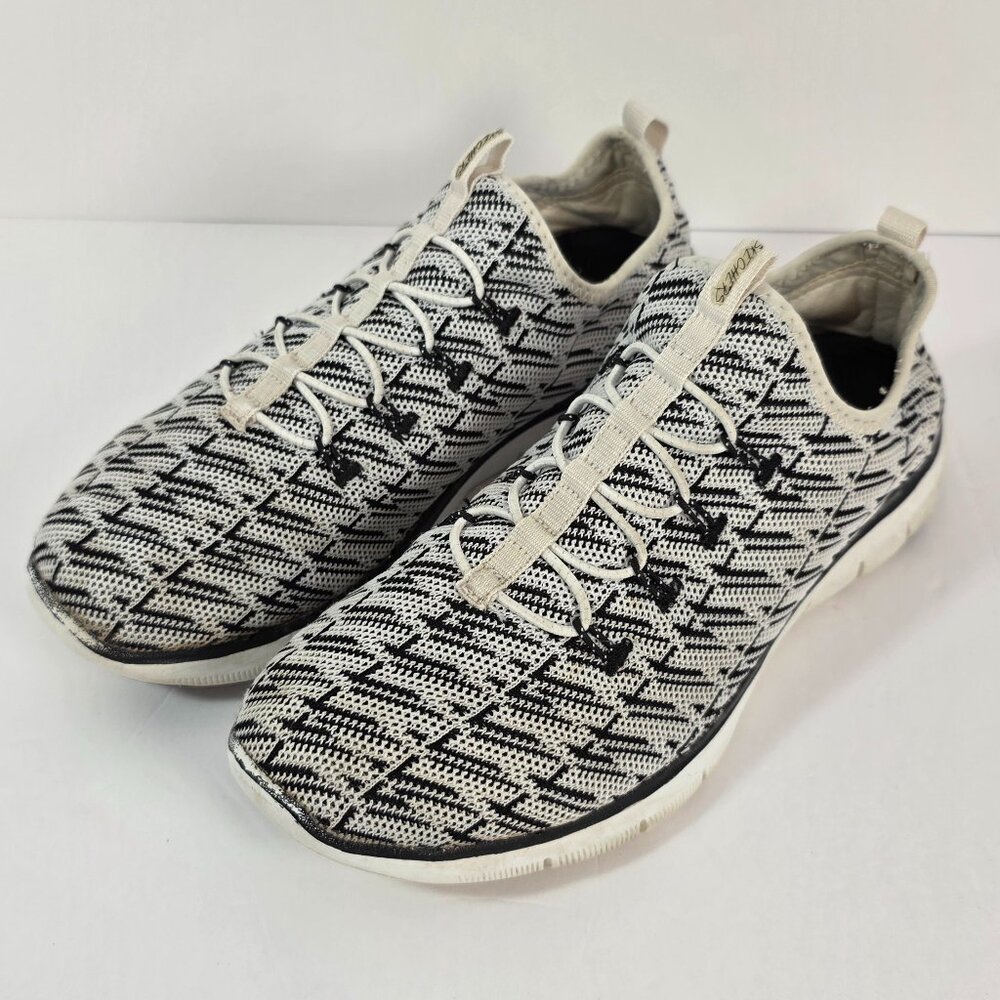 Skechers Slip-On Walking Sneakers Women’s 8.5 Memory Foam - Black & White - Picture 2 of 8